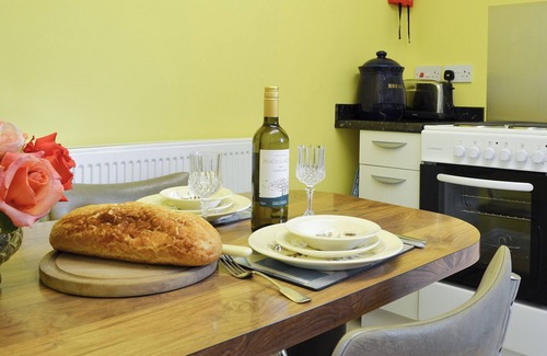 Pevensey Cottage | 1 bedroom accommodation in Pevensey Bay, near Eastbourne