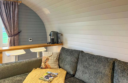 Memus Cottage | 1 bedroom accommodation in Forfar