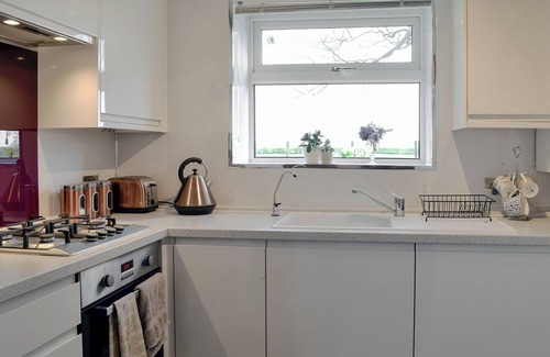 Irvine Cottage | 1 bedroom accommodation in Dreghorn, near Irvine