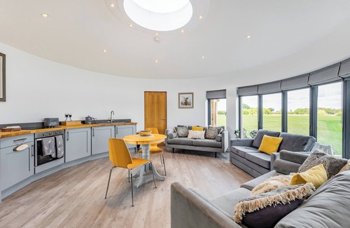 Newark Cottage | 1 bedroom accommodation in Hawton, near Newark