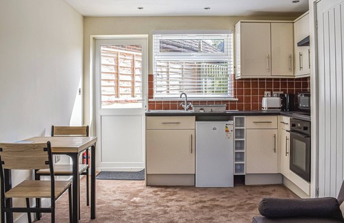 Ford Cottage | 1 bedroom accommodation in Chichester, near Bognor Regis