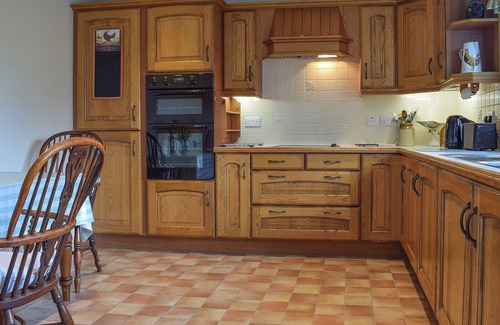 Perth Cottage | 1 bedroom accommodation in Dunning, near Perth