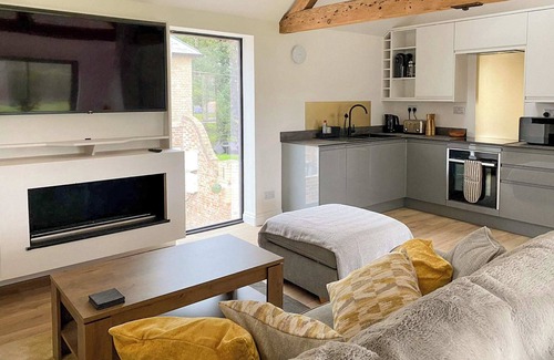 New Forest District Cottage | 1 bedroom accommodation in Fordingbridge, near Ringwood