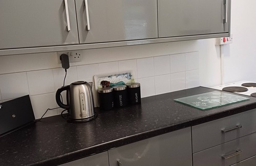 Faversham Apartment | 1 Bedroom apartment with a 5 minute walk into the town. Enclosed garden.