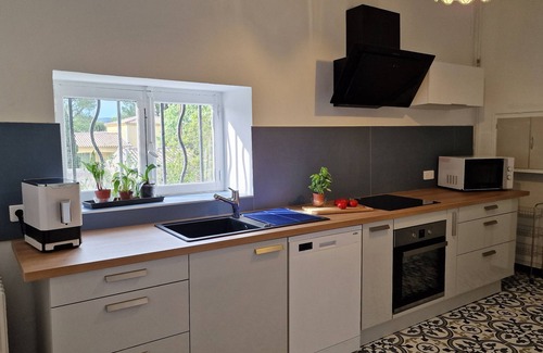 Eyguieres Apartment | 1 Bedroom Apartment in Eyguières