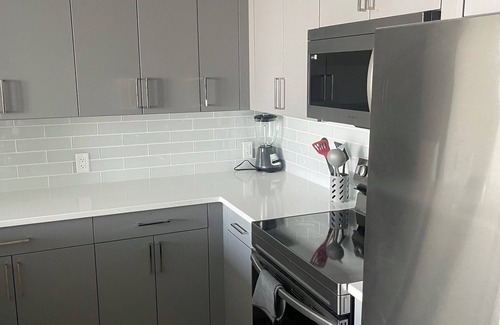 Secaucus Apartment | 1-bedroom apartment in Secaucus with office space WiFi, fitness room, AC