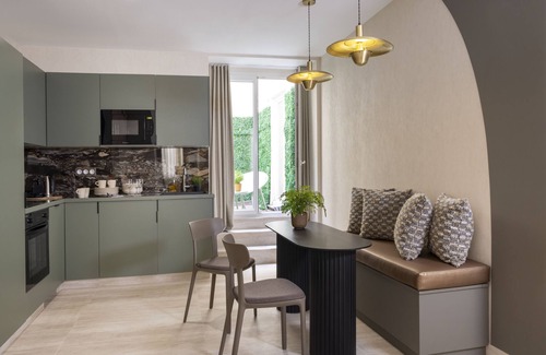 Quartier de la Place-Vendome Condo | 1 bedroom apartment with private terrace - 44m2