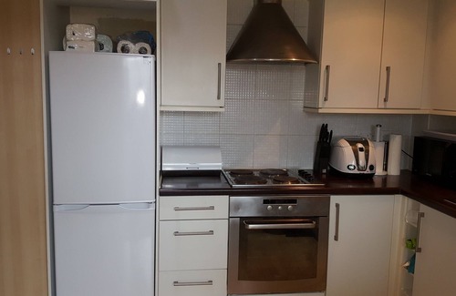 Grays Apartment | 1 BEDROOM AVAILABLE IN A 2 BED FLAT