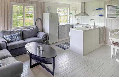 Viksoyri House | 1 bedroom awesome home in Vik i Sogn