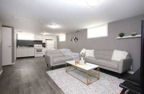 Courtice Apartment | 1 Bedroom Basement Apartment