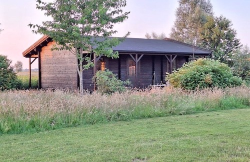 Oosterwolde Cabin | 1 bedroom cabin in oosterwolde