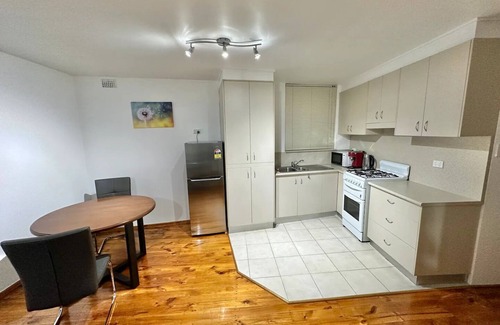 Wollongong CBD Apartment | 1 Bedroom CBD Apartment Queen Bed