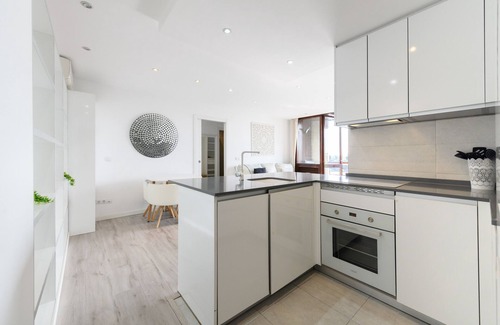 Nueva Espana Apartment | 1 bedroom flat with swimming pool and balcony in Madrid