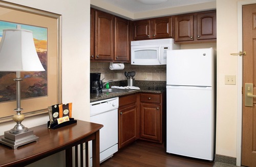North Brunswick Apartment | 1 Bedroom | Free Breakfast. Pool & Hot Tub