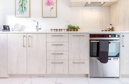 Riccarton House | 1 Bedroom Gem with Hagley Park at your Doorstep
