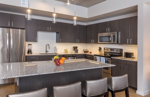 North Side Condo | 1 Bedroom in the heart of Austin Amazing Rooftop Pool!