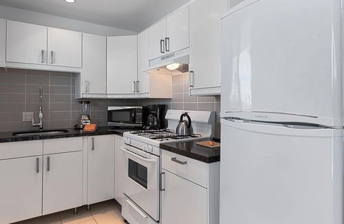 Uptown Design District Apartment | 1-Bedroom Master Suite #219