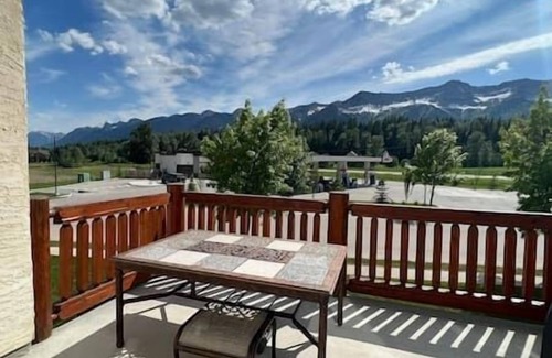 East Kootenay Apartment | 1 bedroom plus loft bedroom and ski hill view