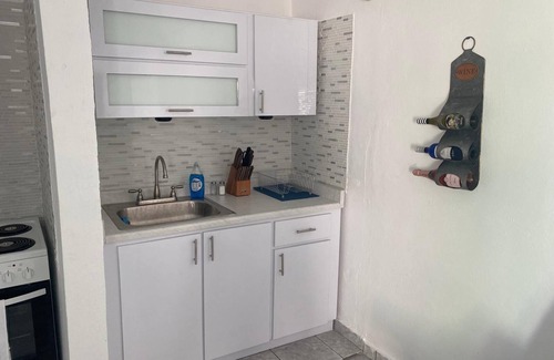 Cupey House | 1 Bedroom Poolside Apt. A3, La Casita Verde
