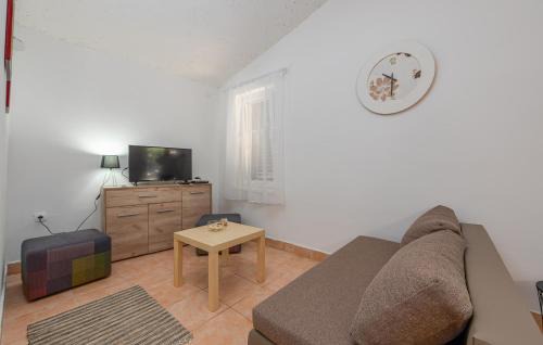 Potocnica House | 1 Bedroom Stunning Home In Potocnica