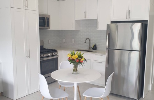 West Bay Apartment | 1 bedroom walking distance to the beach!