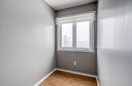 Gatineau Apartment | 1 bedroom water front apartment in Gatineau/pet friendly.