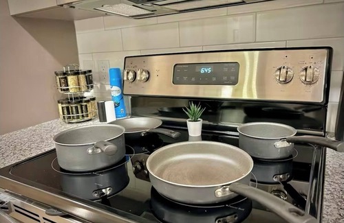 Sherman Apartment | 1 bedroom with pool, gym, washer dryer, WiFi, great location,
