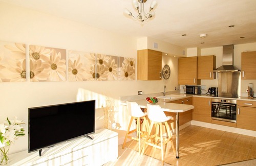 Southbourne Cottage | 1 BLUE WATERS, country holiday cottage, with a garden in Southbourne