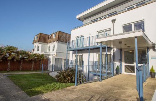 Southbourne Apartment | 1 Blue Waters