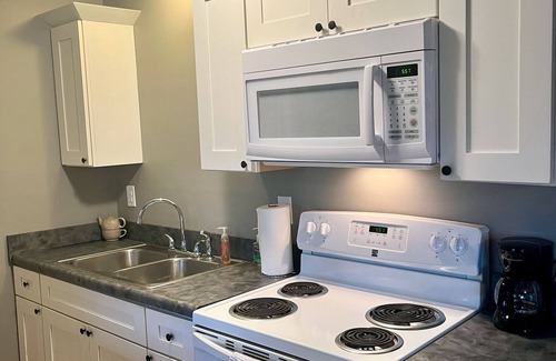 Notch Estates Condo | 1 BR Condo Next to Pool with a View, 1 Mile to SDC. 3 Miles to Branson’s Strip.