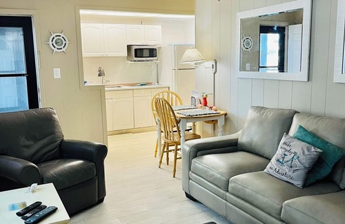 Madeira Beach Cottage | 1 BR Madeira Beach Cottage
