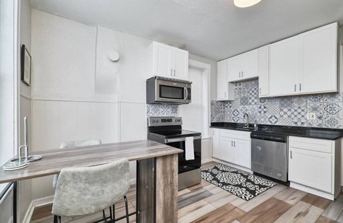 St. Louis Apartment | 1 Br near forest park, CWE, Grove- 4932 A FL2