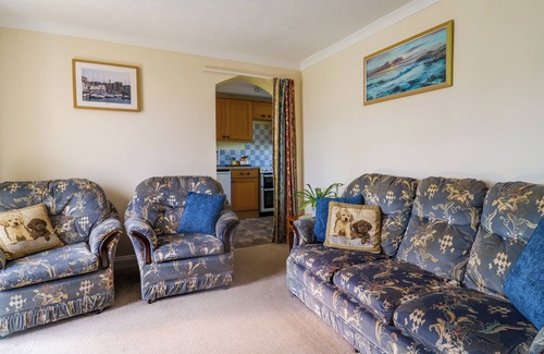 Marshwood Cottage | 1 COWDEA FARM, pet friendly, character holiday cottage in Bettiscombe