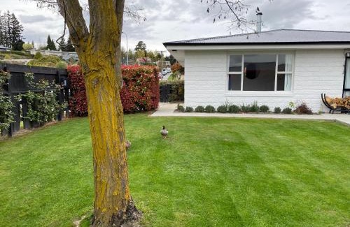 Wanaka House | 1 - Delightfully fresh, private home close to town
