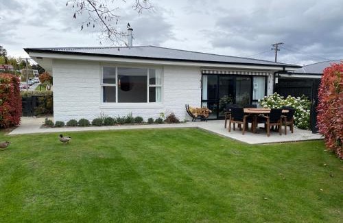 Wanaka House | 1 - Delightfully fresh, private home close to town