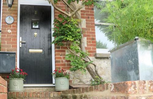 Selborne House | 1 Foresters Rest