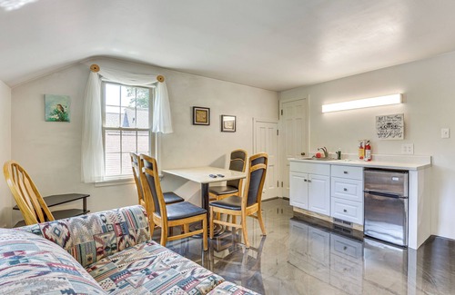 Salem Apartment | 1 Mi to Dtwn Salem: Apt w/Shared Yard!