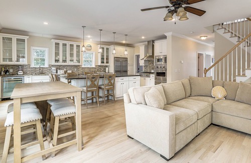 Point Pleasant Beach House | 1 Mi to Jenkinson's Boardwalk: Family Gem w/Grill
