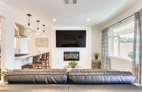 Lincoln Acres House | 1 Mi to Marina & Bay: Modern Gem in Chula Vista