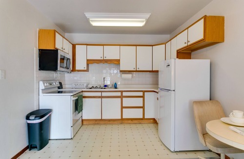 Aurora Apartment | 1 Mi to Metro Station: Cozy Aurora Horse Farm Apt!