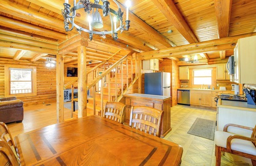 Pocahontas Cabin | < 1 Mi to Spearhead ATV Trails: Cabin w/Deck!