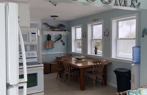 Hawks Nest Cottage | 1 MILE FROM SOME OF THE BEST FISHING IN THE BAHAMAS! BEACHFRONT -SLEEPS 8