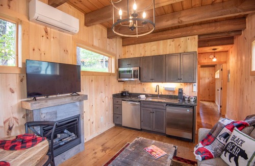 West Jefferson Cabin | 1 Mile to Downtown West Jefferson Camping Cabin #1