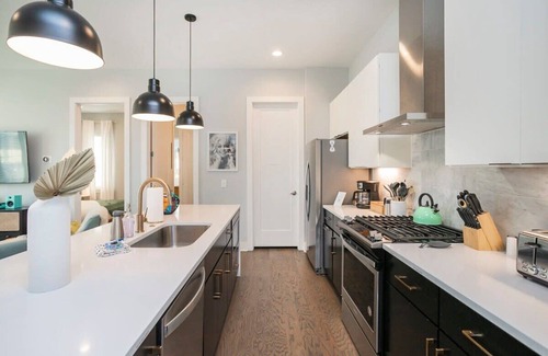 Buena Vista House | 1 Mile to Downtown 4BR w/Rooftop