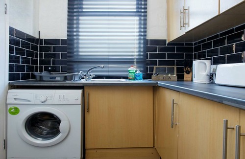 Holbeck Apartment | 1 mile to Leeds train station