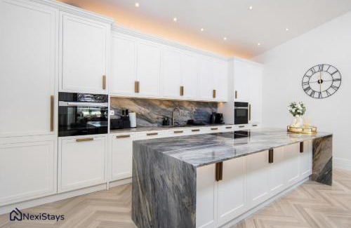 Brompton & Hans Town Apartment | 1 Min Walk to Harrods, Knightsbridge Penthouse