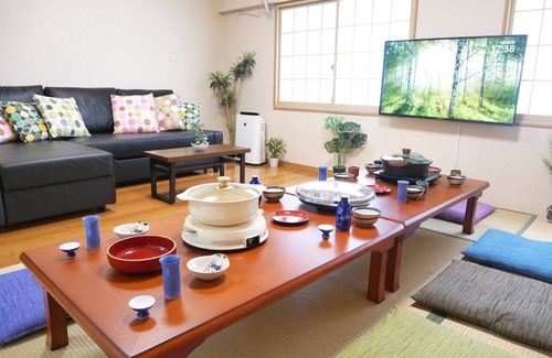 Konohana House | 1 minute walk from the station in a good location! Accommodates 20 people! Rooftop BBQ available! 5 bedrooms, spacious 140 sq.m! By train: 5 minutes to Univa, 10 minutes to Namba, and 5 minutes to Umeda!
