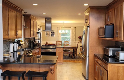 Devon House | 1 minute walk to the beach - Private Beach Home