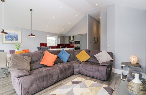 Morebath Cottage | 1 OAK PARK, family friendly, with hot tub in Bampton, Devon