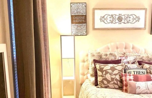 Kinston House | 1 of a Kind Staycation Destination